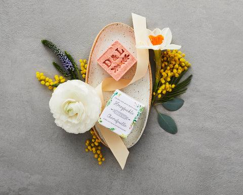 Honeysuckle Sparkling Milk Bath Cube